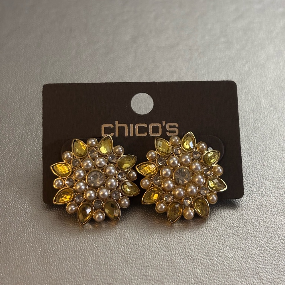 NWT Chico's Sidra Stud Gold and Yellow Petal Earrings with pearl bead accents